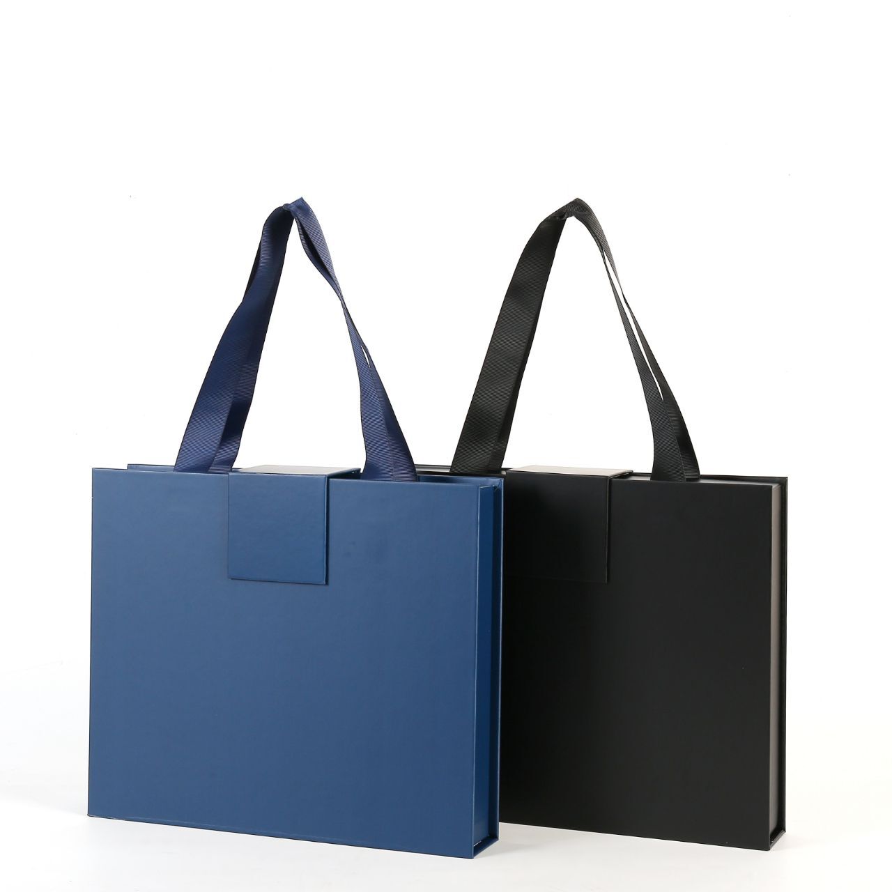 Formiq - Magnetic Box with Handle